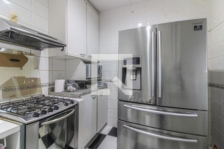 Apartamento à venda com 250m², 3 quartos e 2 vagas Apartamento à venda com 250m², 3 quartos e 2 vagasCozinha