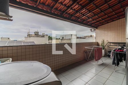 Apartamento à venda com 250m², 3 quartos e 2 vagas Apartamento à venda com 250m², 3 quartos e 2 vagasÁrea de Serviço