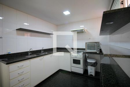 Apartamento para alugar com 250m², 4 quartos e 3 vagasÁrea comum – Cozinha