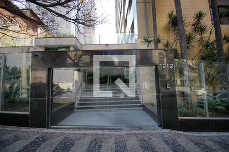 Apartamento para alugar com 250m², 4 quartos e 3 vagasFachada