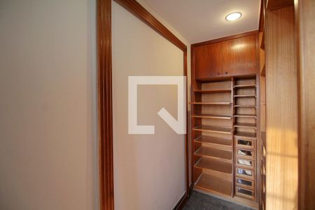 Apartamento para alugar com 250m², 4 quartos e 3 vagasCloset