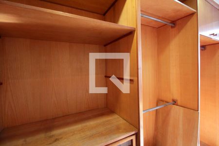 Apartamento para alugar com 250m², 4 quartos e 3 vagasCloset