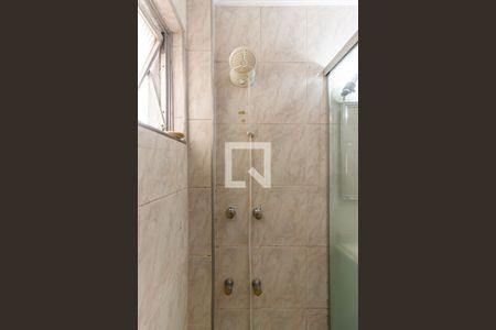 Apartamento à venda com 184m², 3 quartos e 1 vagaBanheiro Social - Detalhe Chuveiro