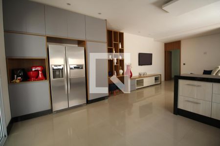 Casa à venda com 330m², 2 quartos e 8 vagasCozinha