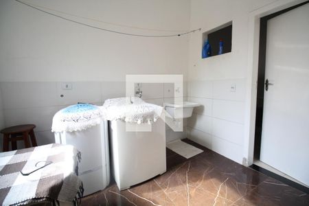 Casa à venda com 330m², 2 quartos e 8 vagasÁrea de Serviço