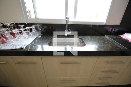 Casa à venda com 330m², 2 quartos e 8 vagasCozinha