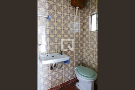 Casa à venda com 206m², 3 quartos e 1 vaga Casa à venda com 206m², 3 quartos e 1 vagaBanheiro da Area de Servico