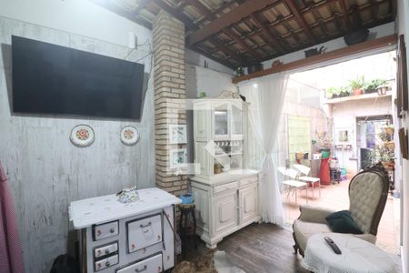 Casa à venda com 150m², 3 quartos e 1 vagaÁrea gourmet