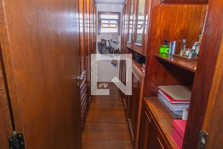 Casa à venda com 459m², 4 quartos e 4 vagasCloset