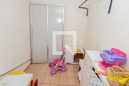 Casa à venda com 459m², 4 quartos e 4 vagasDCE completo