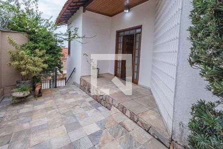 Casa à venda com 459m², 4 quartos e 4 vagasEntrada
