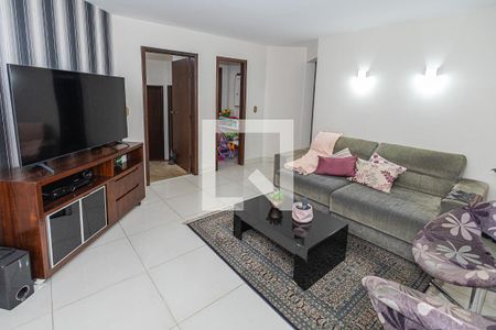 Casa à venda com 459m², 4 quartos e 4 vagasSala