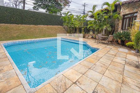 Casa à venda com 459m², 4 quartos e 4 vagasPiscina / Jardim