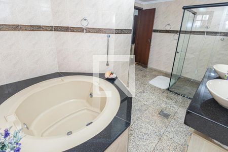 Casa à venda com 459m², 4 quartos e 4 vagasSuite