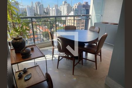 Apartamento à venda com 213m², 3 quartos e 3 vagas