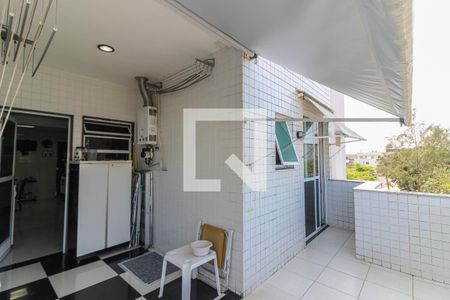 Apartamento à venda com 226m², 3 quartos e 2 vagas Apartamento à venda com 226m², 3 quartos e 2 vagasVaranda fundos