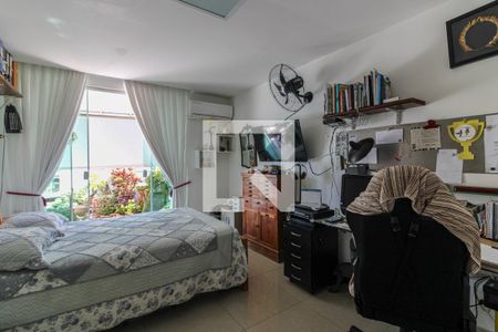 Apartamento à venda com 226m², 3 quartos e 2 vagas Apartamento à venda com 226m², 3 quartos e 2 vagasSuíte 2