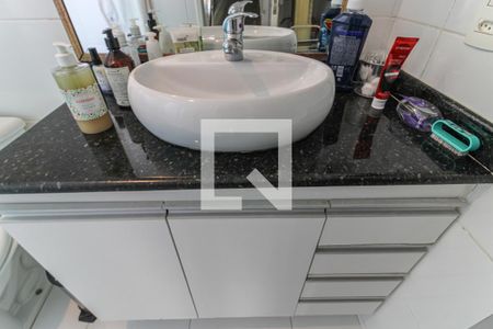 Apartamento à venda com 226m², 3 quartos e 2 vagas Apartamento à venda com 226m², 3 quartos e 2 vagasSuíte 2 - Banheiro