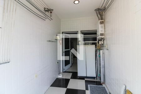 Apartamento à venda com 226m², 3 quartos e 2 vagas Apartamento à venda com 226m², 3 quartos e 2 vagasÁrea de Serviço