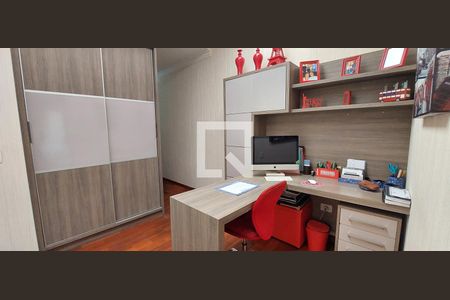 Casa à venda com 298m², 3 quartos e 6 vagas Casa à venda com 298m², 3 quartos e 6 vagasSaleta