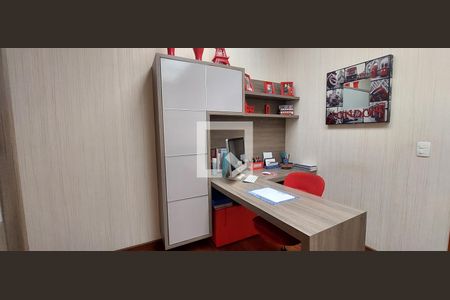 Casa à venda com 298m², 3 quartos e 6 vagas Casa à venda com 298m², 3 quartos e 6 vagasSaleta