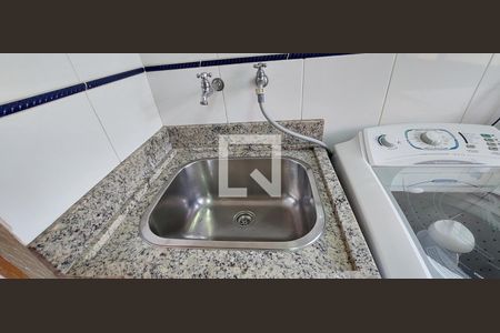 Casa à venda com 298m², 3 quartos e 6 vagas Casa à venda com 298m², 3 quartos e 6 vagasÁrea de Serviço