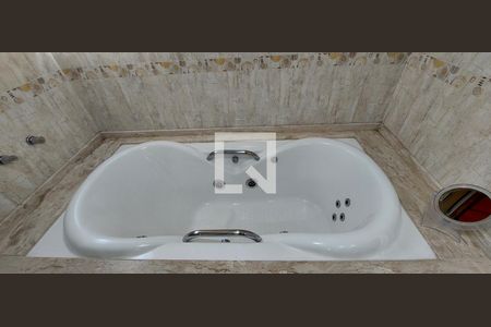 Casa à venda com 298m², 3 quartos e 6 vagas Casa à venda com 298m², 3 quartos e 6 vagasBanheiro