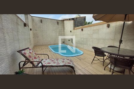 Casa à venda com 298m², 3 quartos e 6 vagas Casa à venda com 298m², 3 quartos e 6 vagasÁrea comum