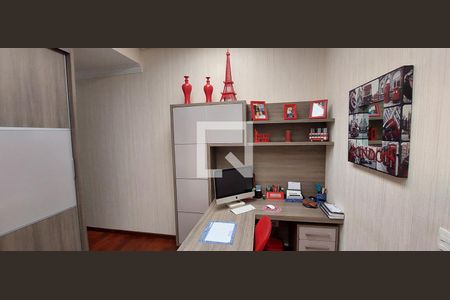 Casa à venda com 298m², 3 quartos e 6 vagas Casa à venda com 298m², 3 quartos e 6 vagasSaleta