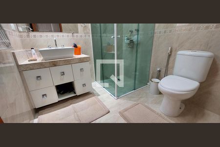 Casa à venda com 298m², 3 quartos e 6 vagas Casa à venda com 298m², 3 quartos e 6 vagasBanheiro