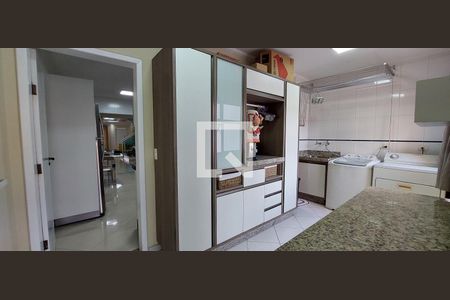 Casa à venda com 298m², 3 quartos e 6 vagas Casa à venda com 298m², 3 quartos e 6 vagasCozinha