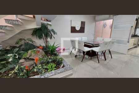 Casa à venda com 298m², 3 quartos e 6 vagas Casa à venda com 298m², 3 quartos e 6 vagasSala de Jantar