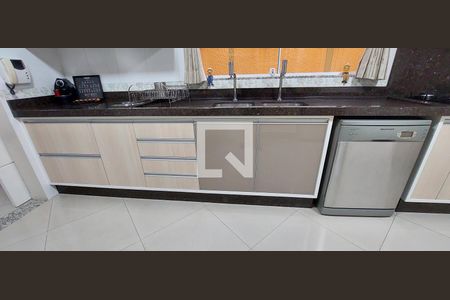 Casa à venda com 298m², 3 quartos e 6 vagas Casa à venda com 298m², 3 quartos e 6 vagasCozinha