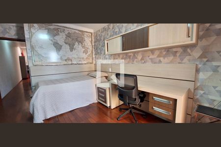 Casa à venda com 298m², 3 quartos e 6 vagas Casa à venda com 298m², 3 quartos e 6 vagasQuarto 2