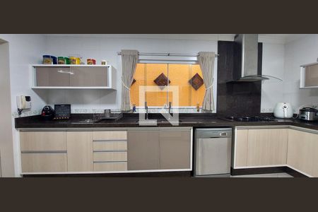 Casa à venda com 298m², 3 quartos e 6 vagas Casa à venda com 298m², 3 quartos e 6 vagasCozinha