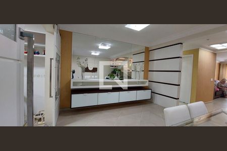 Casa à venda com 298m², 3 quartos e 6 vagas Casa à venda com 298m², 3 quartos e 6 vagasSala de Jantar