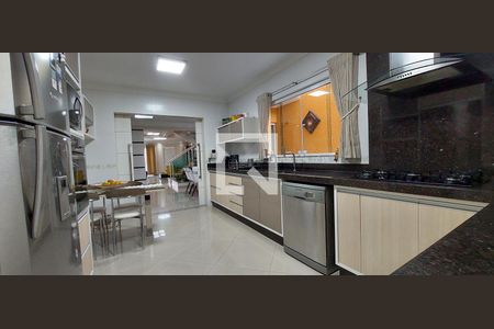 Casa à venda com 298m², 3 quartos e 6 vagas Casa à venda com 298m², 3 quartos e 6 vagasCozinha