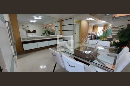 Casa à venda com 298m², 3 quartos e 6 vagas Casa à venda com 298m², 3 quartos e 6 vagasSala de Jantar