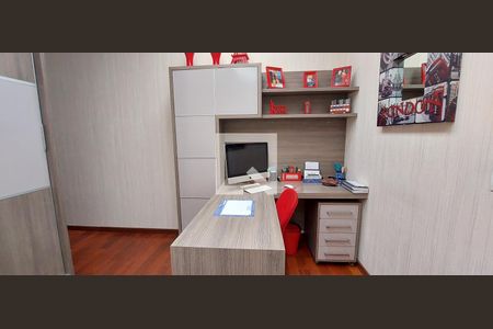 Casa à venda com 298m², 3 quartos e 6 vagas Casa à venda com 298m², 3 quartos e 6 vagasSaleta