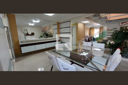 Casa à venda com 298m², 3 quartos e 6 vagas Casa à venda com 298m², 3 quartos e 6 vagasSala de Jantar