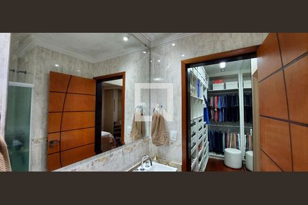 Casa à venda com 298m², 3 quartos e 6 vagas Casa à venda com 298m², 3 quartos e 6 vagasBanheiro