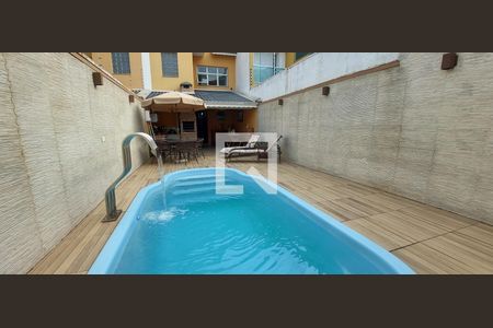 Casa à venda com 298m², 3 quartos e 6 vagas Casa à venda com 298m², 3 quartos e 6 vagasÁrea comum