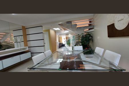 Casa à venda com 298m², 3 quartos e 6 vagas Casa à venda com 298m², 3 quartos e 6 vagasSala de Jantar