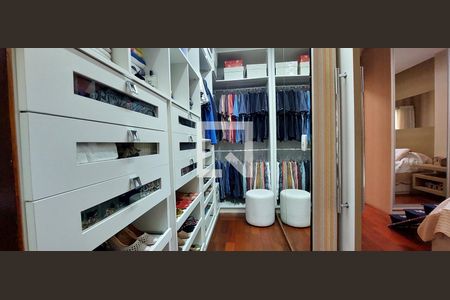 Casa à venda com 298m², 3 quartos e 6 vagas Casa à venda com 298m², 3 quartos e 6 vagasQuarto 1