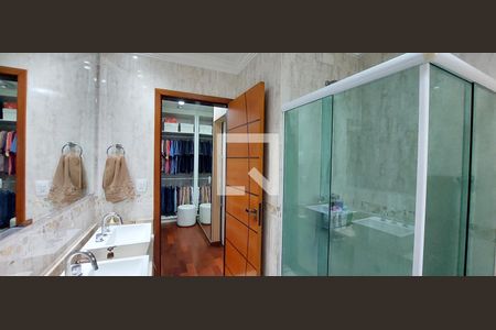 Casa à venda com 298m², 3 quartos e 6 vagas Casa à venda com 298m², 3 quartos e 6 vagasBanheiro