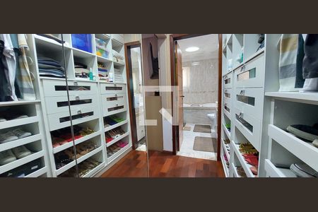 Casa à venda com 298m², 3 quartos e 6 vagas Casa à venda com 298m², 3 quartos e 6 vagasQuarto 1