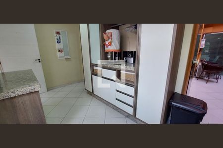 Casa à venda com 298m², 3 quartos e 6 vagas Casa à venda com 298m², 3 quartos e 6 vagasCozinha