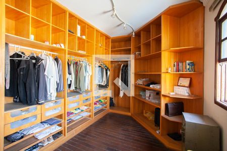 Casa à venda com 300m², 6 quartos e 4 vagasCloset Suíte 2 - 2º andar
