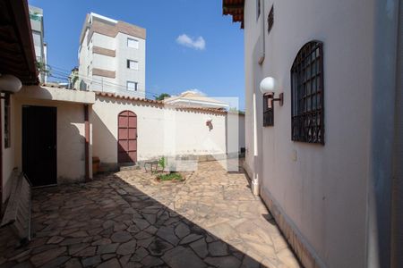 Casa à venda com 300m², 6 quartos e 4 vagasQuintal
