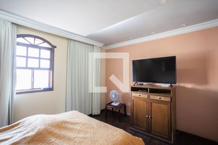 Casa à venda com 300m², 6 quartos e 4 vagasSuíte 2 - 2º andar